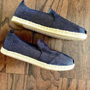 Denim Toms, size 8.5